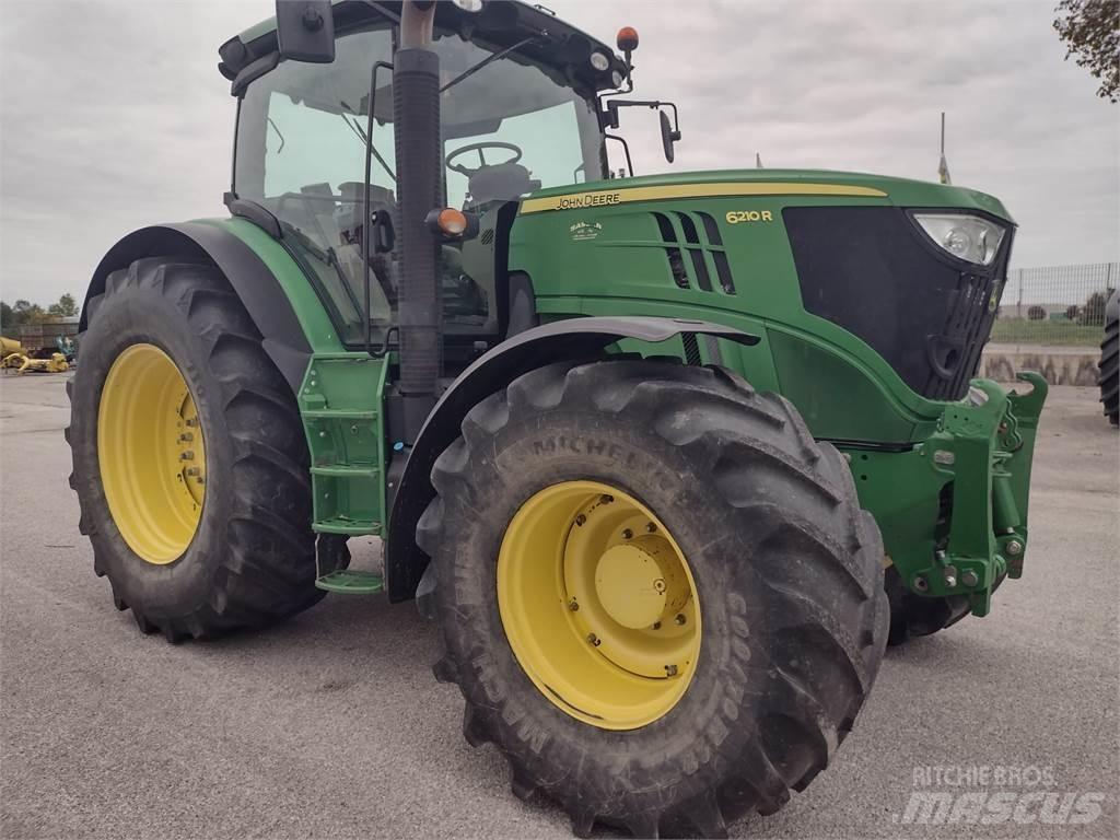 John Deere 6210 R Traktory