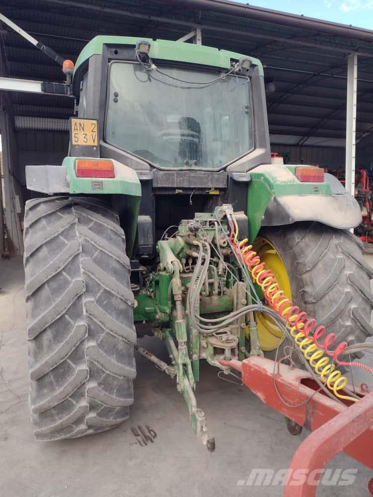 John Deere 6610 Traktory