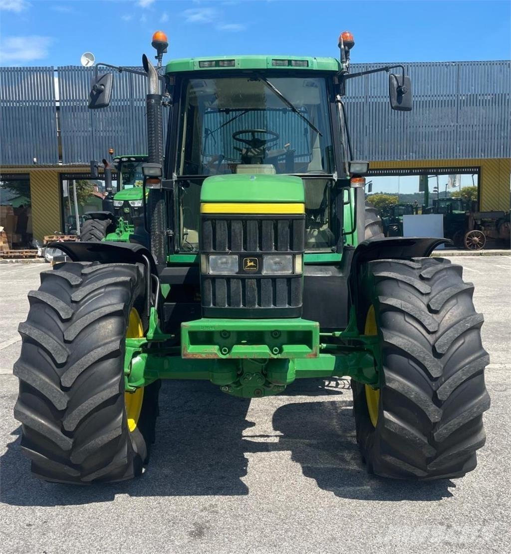 John Deere 6810 Traktory
