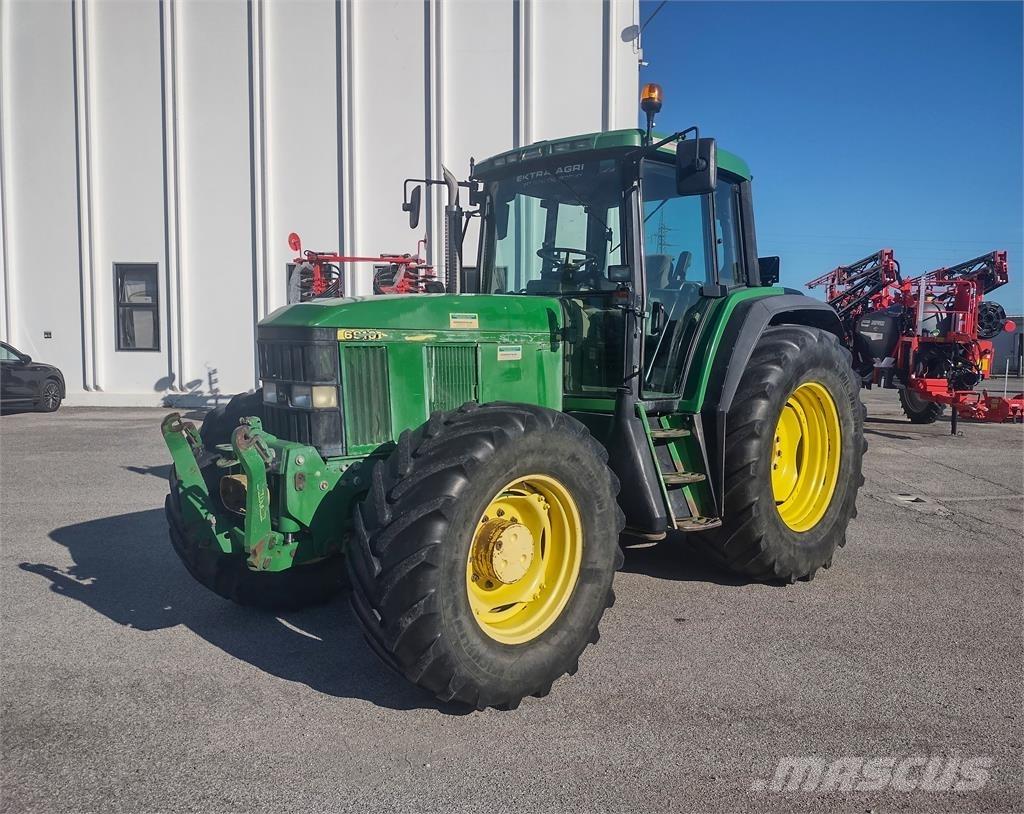 John Deere 6910 S Traktory