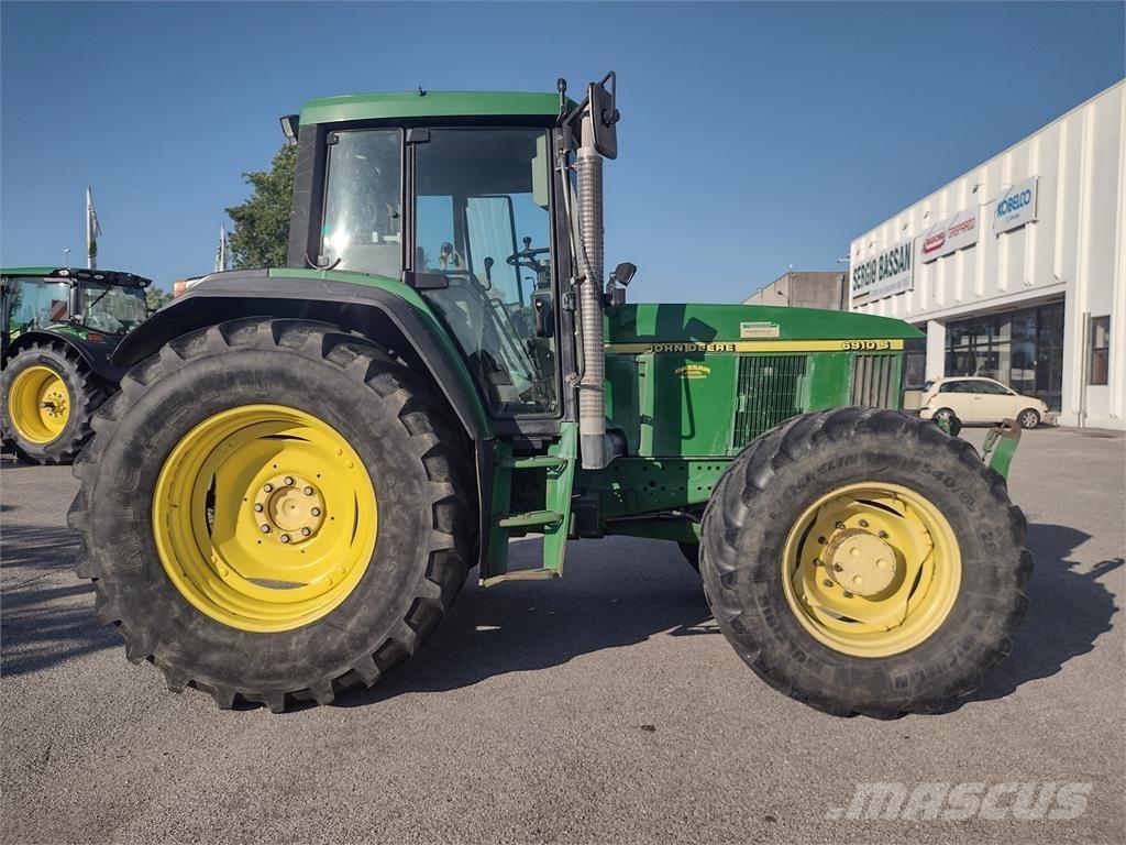 John Deere 6910 S Traktory