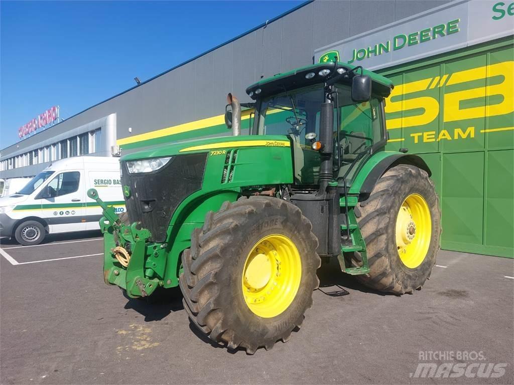 John Deere 7230 R Traktory