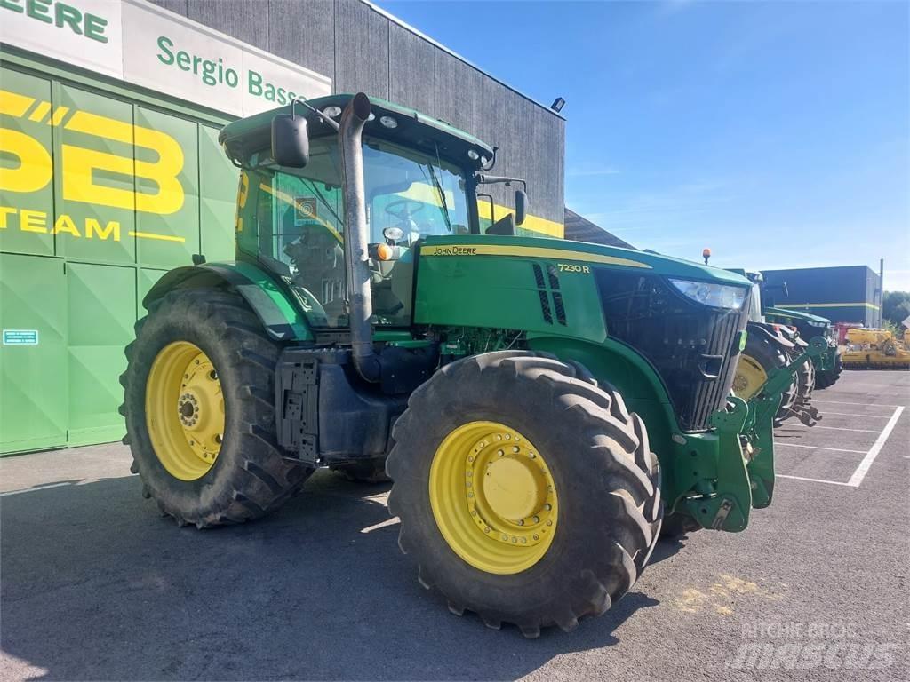 John Deere 7230 R Traktory