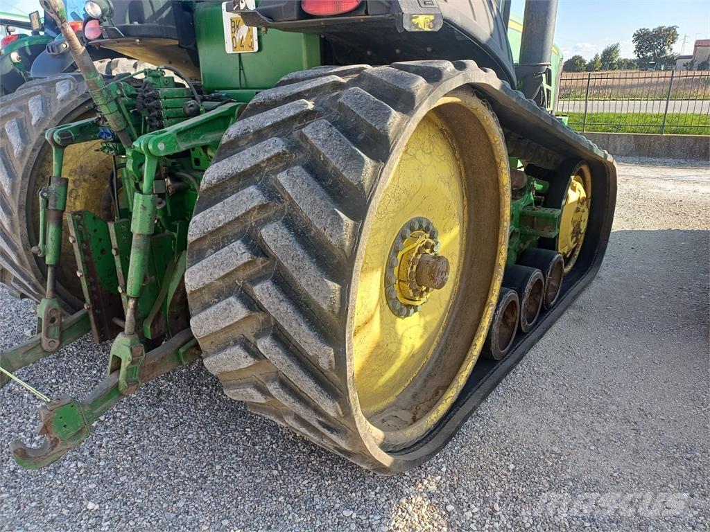 John Deere 8320 RT Traktory