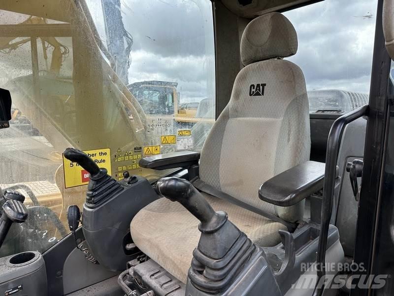 CAT 20T Excavator Pásová rýpadla