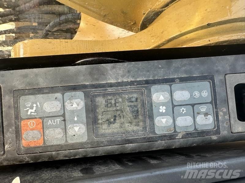 CAT 320 Pásová rýpadla