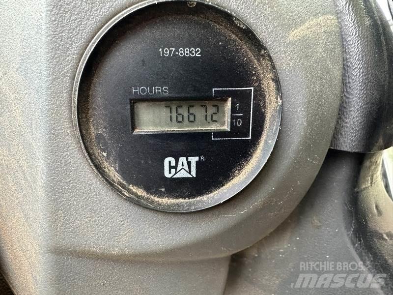 CAT CS-563 E Tandemové válce