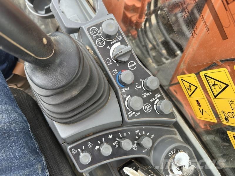 Hitachi ZX130 Pásová rýpadla