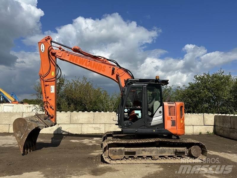 Hitachi ZX135 Pásová rýpadla