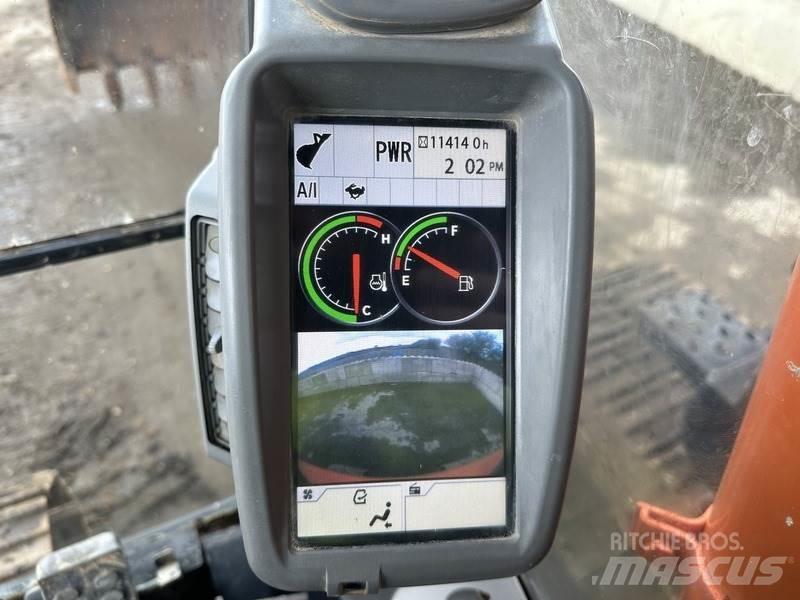 Hitachi ZX135 Pásová rýpadla