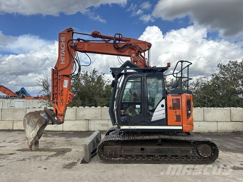 Hitachi ZX135 Demoliční rýpadla