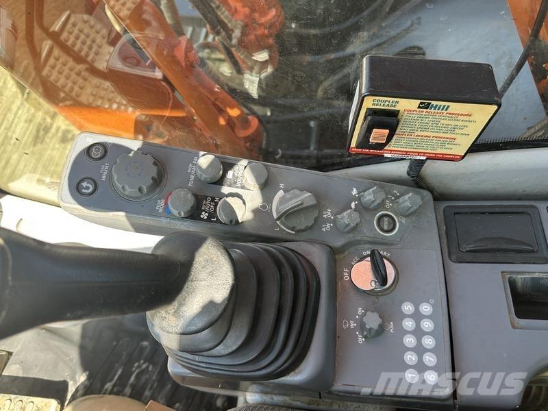 Hitachi ZX210LC-6 Pásová rýpadla