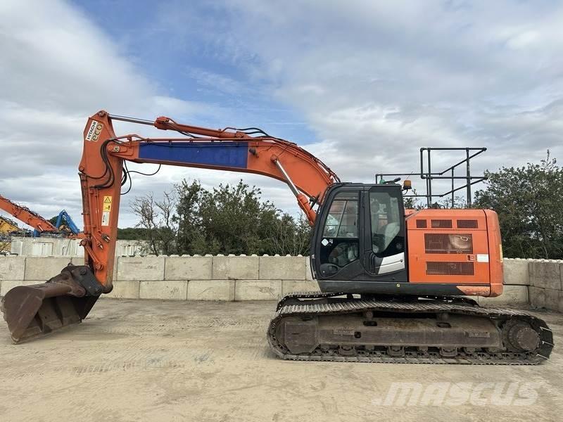 Hitachi ZX225USRLC-6 Pásová rýpadla