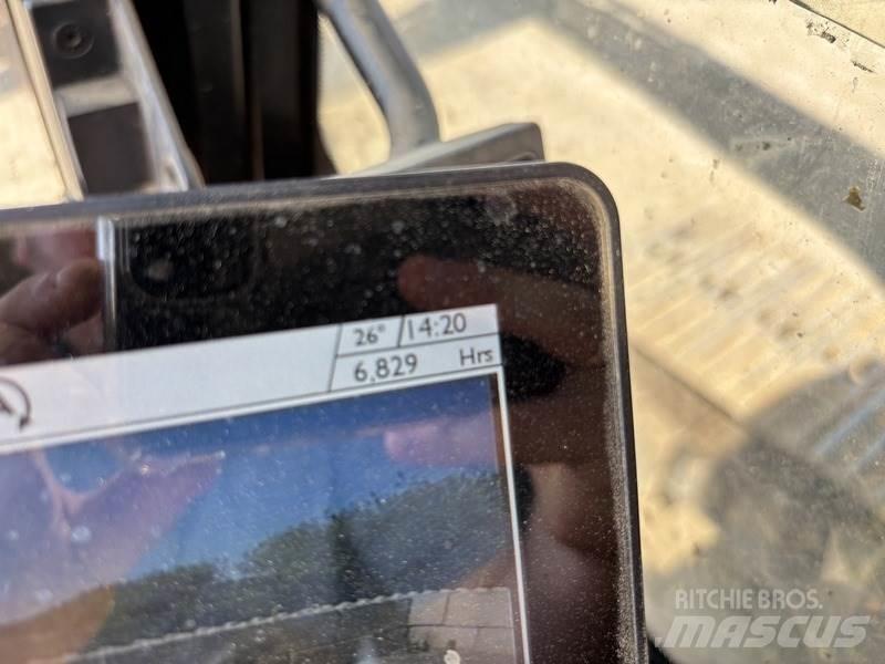 JCB 220X L 4F Pásová rýpadla
