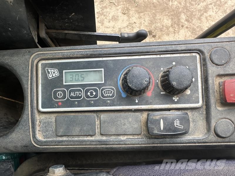 JCB JS130 Pásová rýpadla