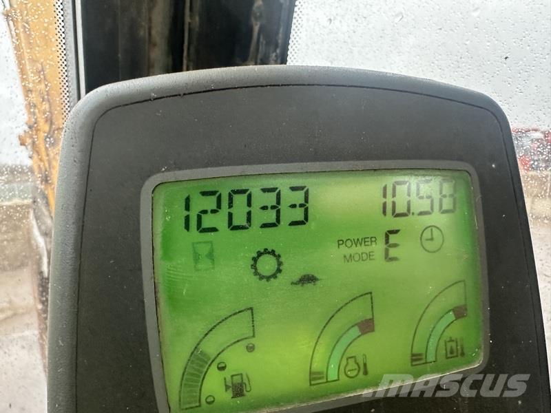 JCB JS220 LC Pásová rýpadla