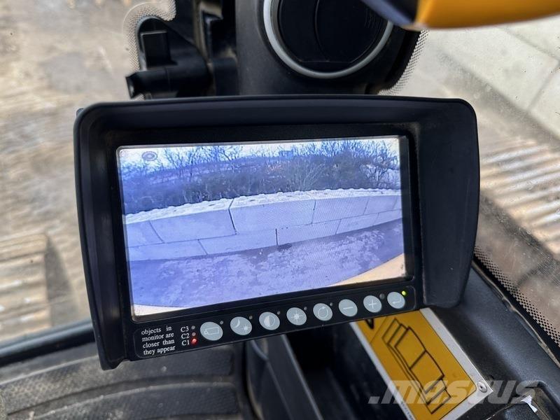 JCB JS370 LC T4 Pásová rýpadla