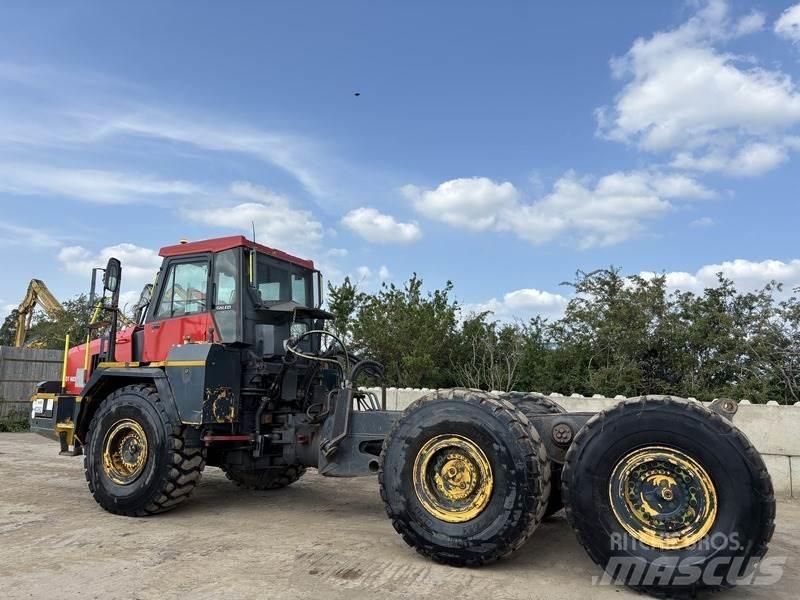 Komatsu HM300-1 Kloubové dempry