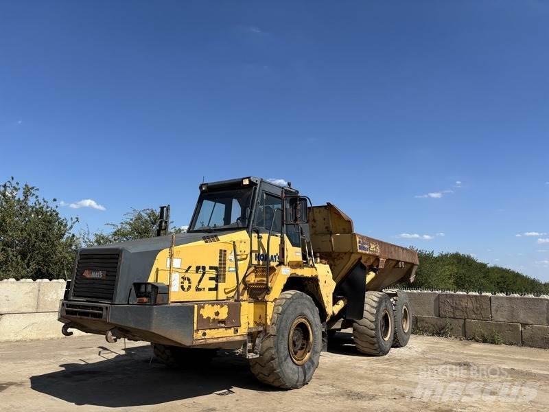 Komatsu HM300-1 Kloubové dempry