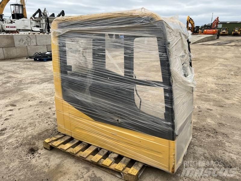 Komatsu PC130-8 Stavebnictví - ostatní