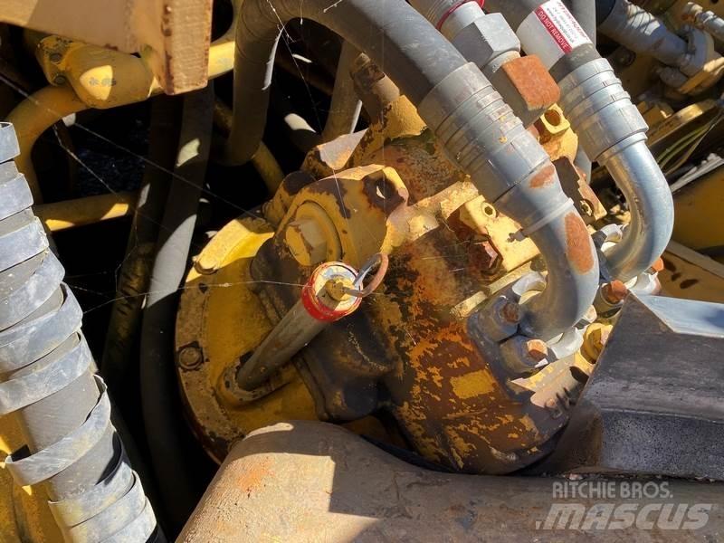 Komatsu PC450LC-8 Pásová rýpadla