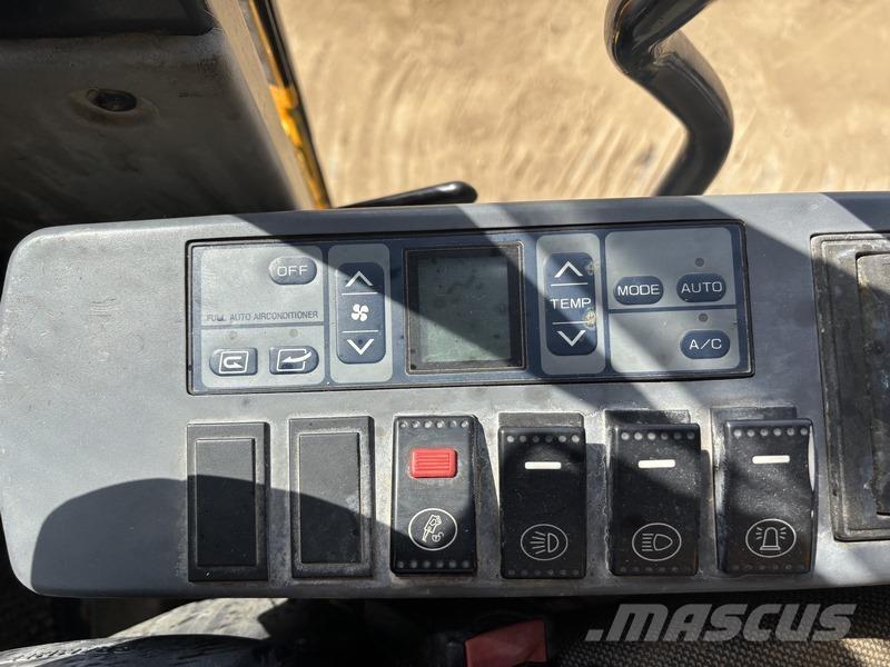 LiuGong CLG928E Pásová rýpadla