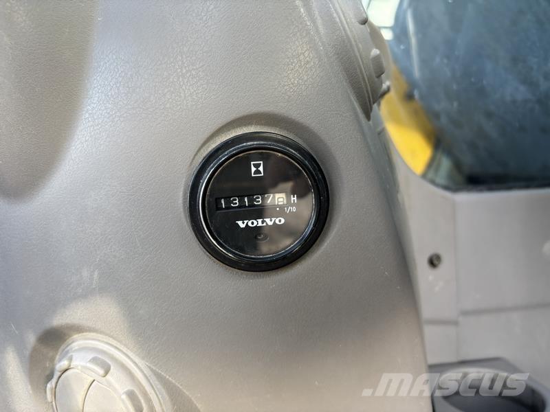 Volvo ECR235 DL Pásová rýpadla