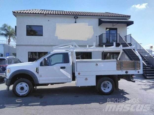 Ford F550 CONTRACTOR Skříňová nástavba