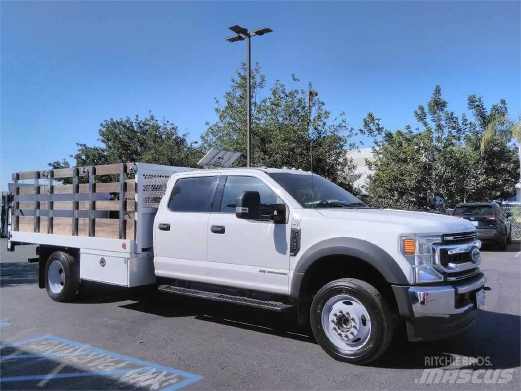 Ford F550 CREW CAB 4 Skříňová nástavba