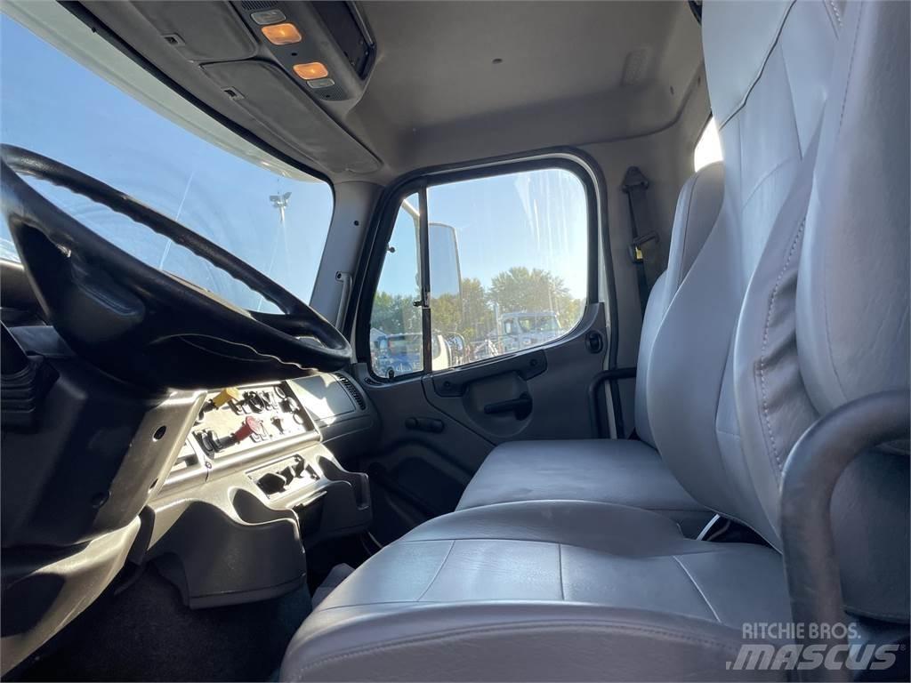 Freightliner 114SD Další