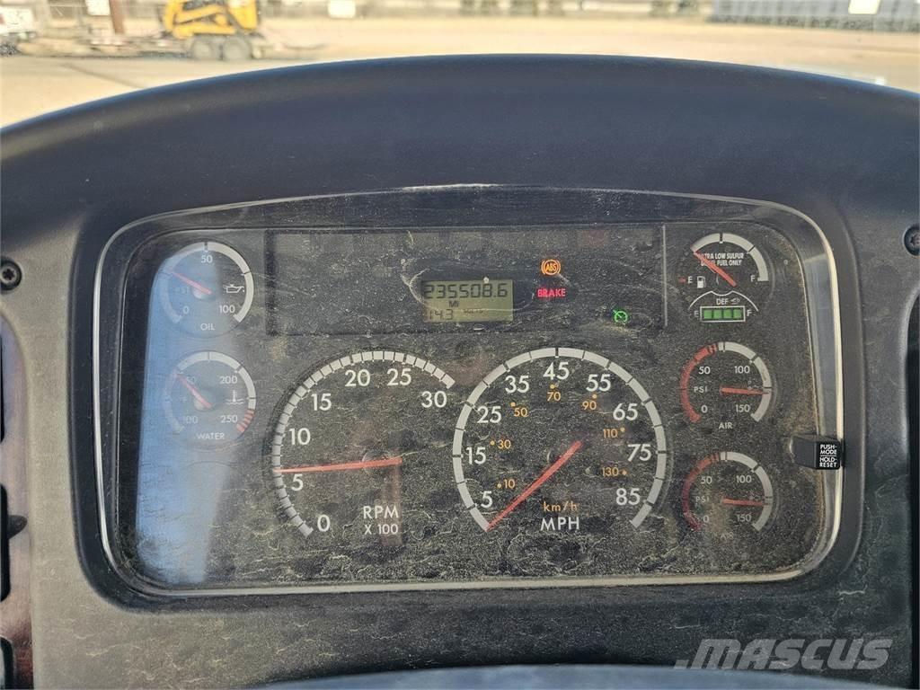 Freightliner M2 106 Tahače
