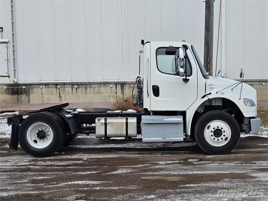 Freightliner M2 106 Tahače