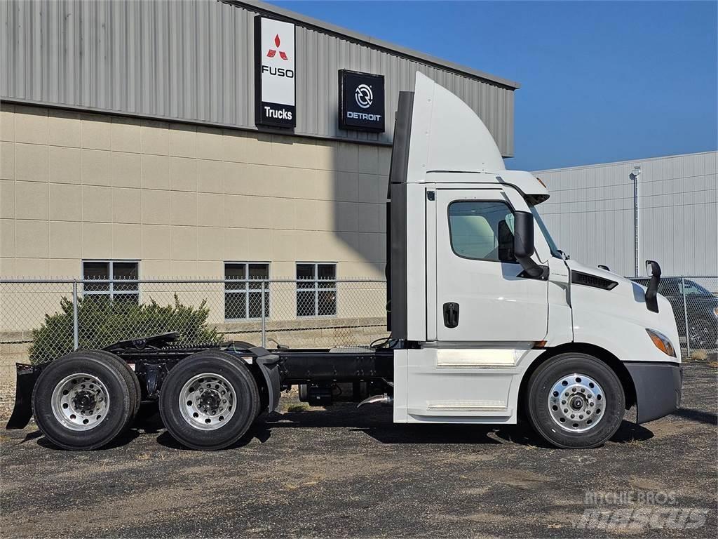 Freightliner PE116DC Tahače
