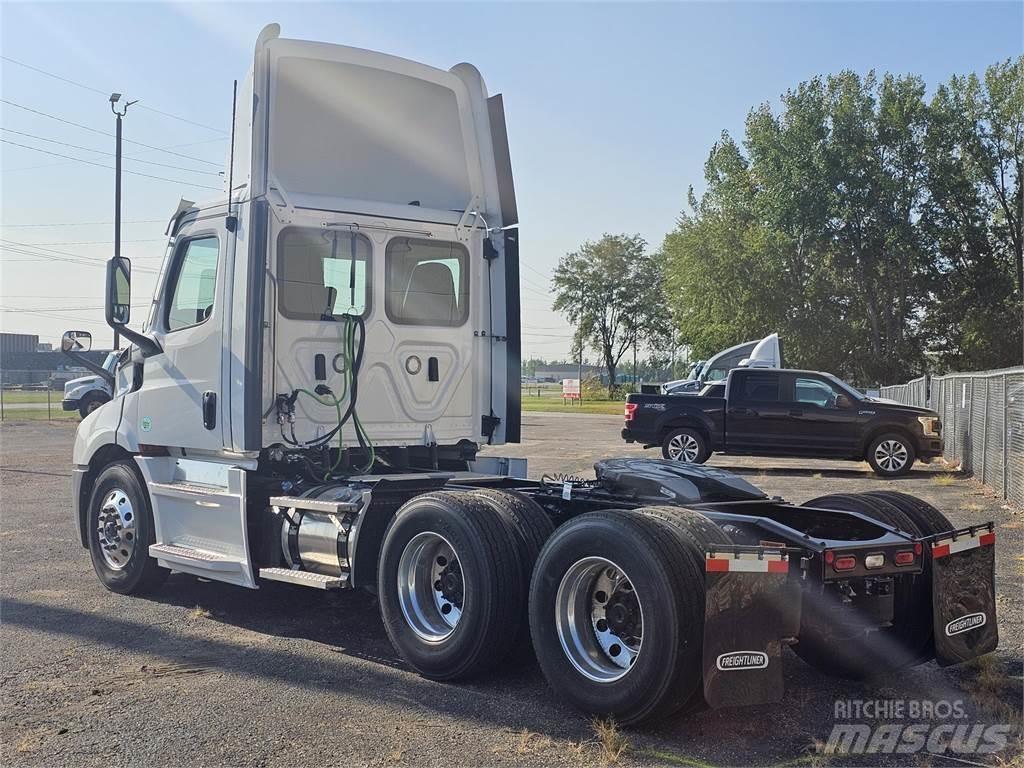Freightliner PE116DC Tahače