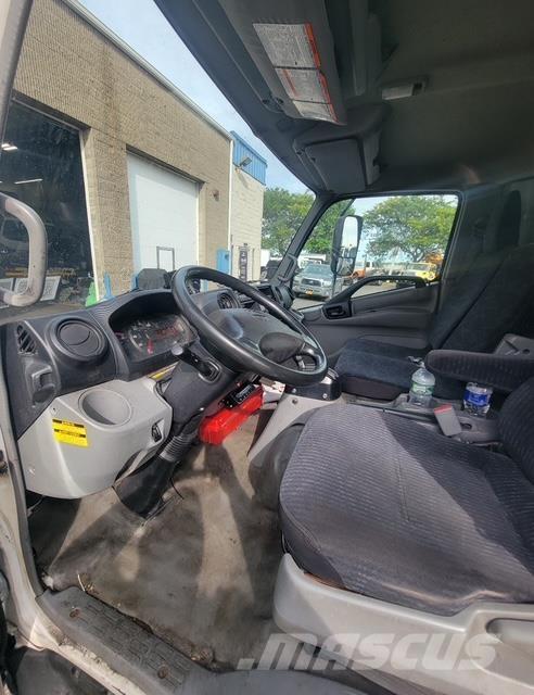 Hino 195 Skříňová nástavba