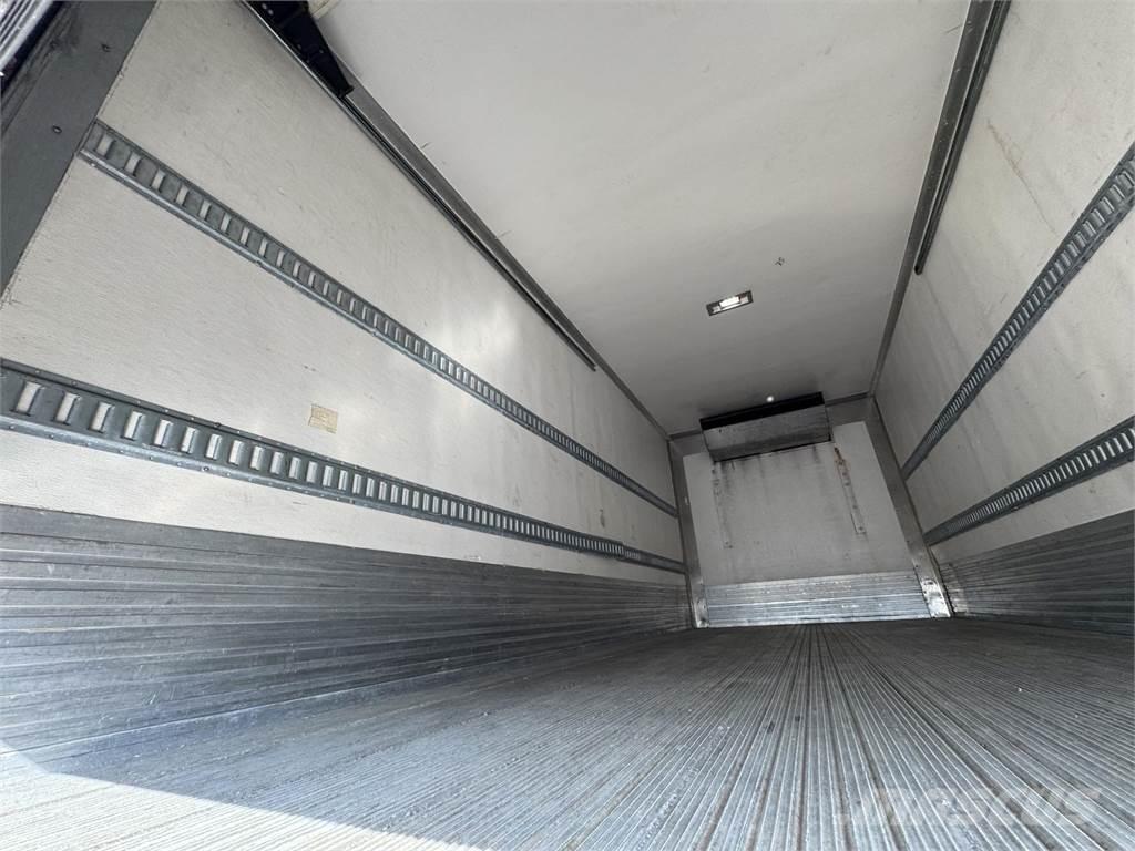 Hino 268 Skříňová nástavba