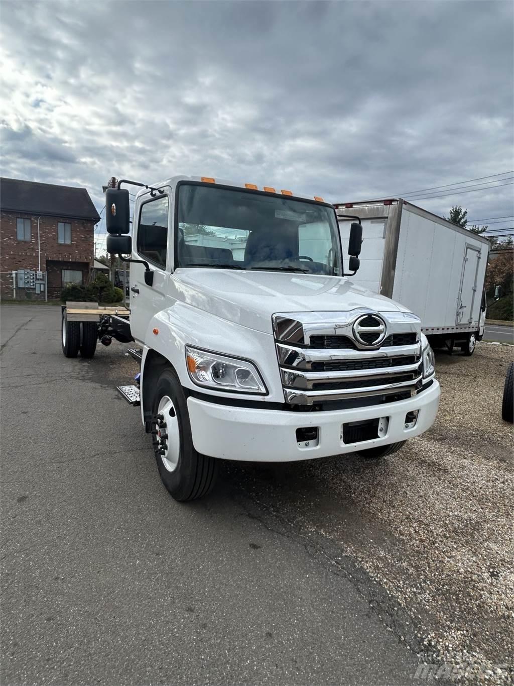 Hino L6 Skříňová nástavba