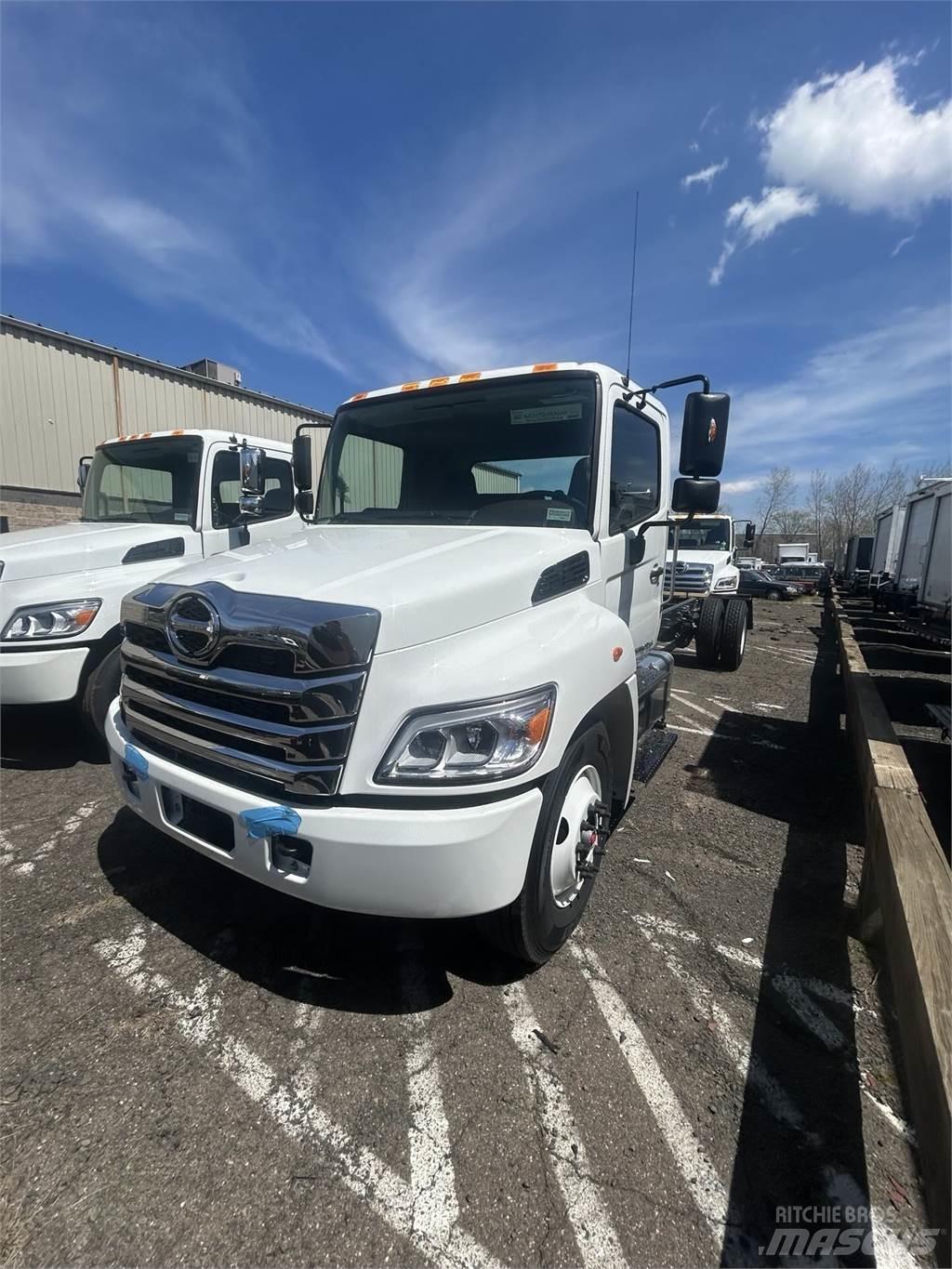 Hino L6 Nákladní vozidlo bez nástavby