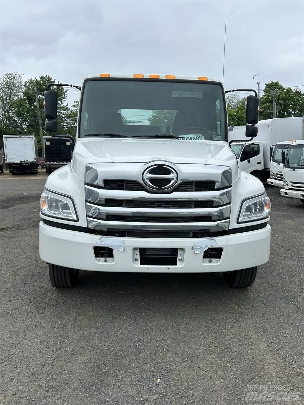 Hino L6 Nákladní vozidlo bez nástavby