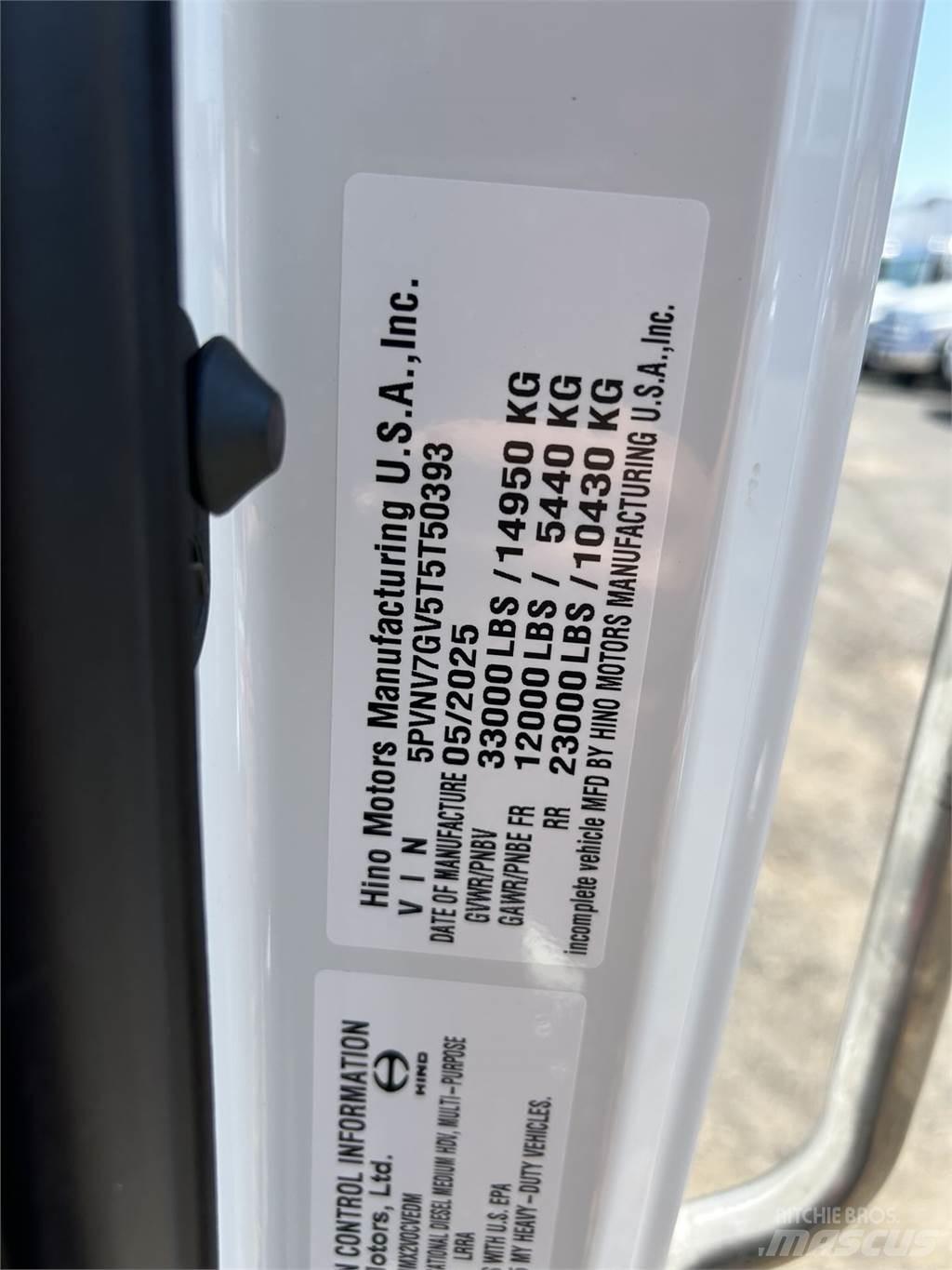 Hino L7 Nákladní vozidlo bez nástavby