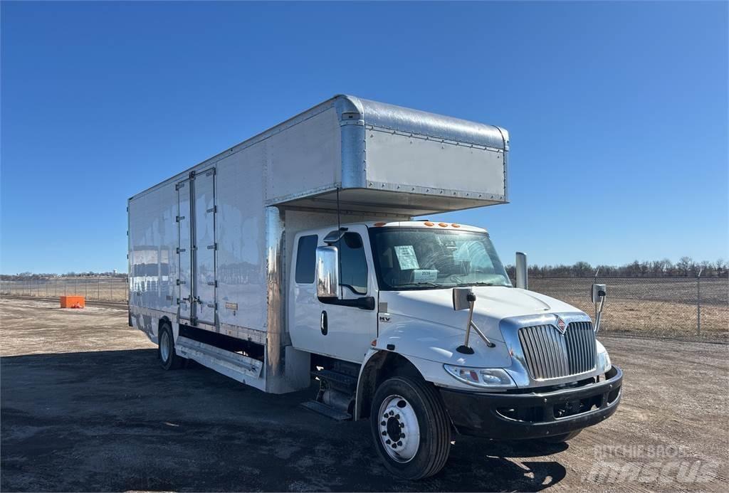 International 4300 Skříňová nástavba