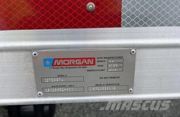 International 4300 Skříňová nástavba