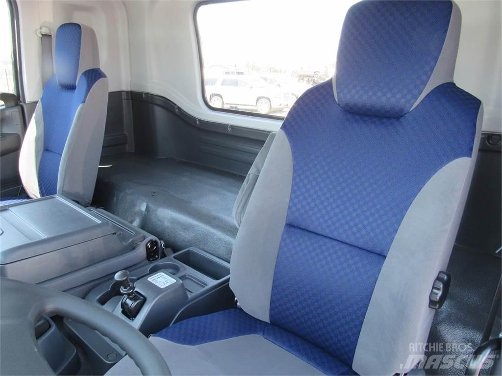 Isuzu FTR Diesel Nákladní vozidlo bez nástavby