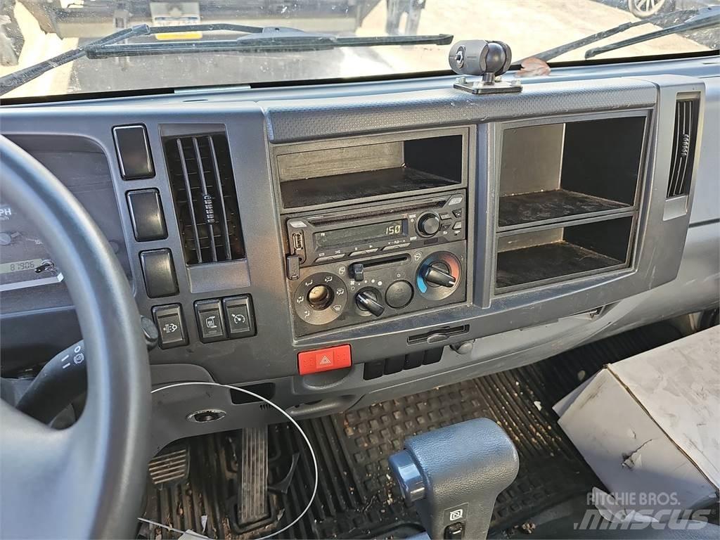 Isuzu NPR HD Skříňová nástavba