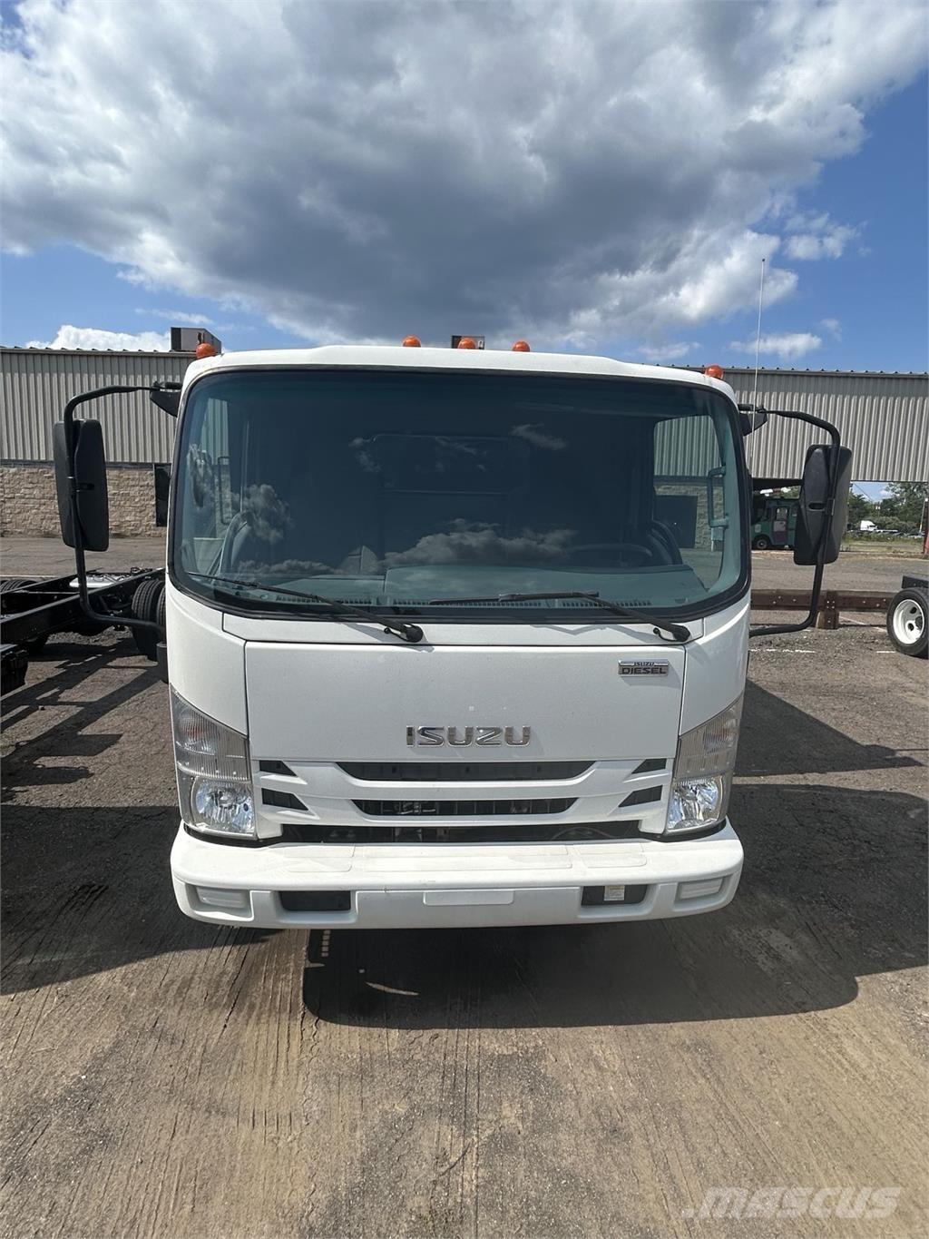Isuzu NQR Sklápěče