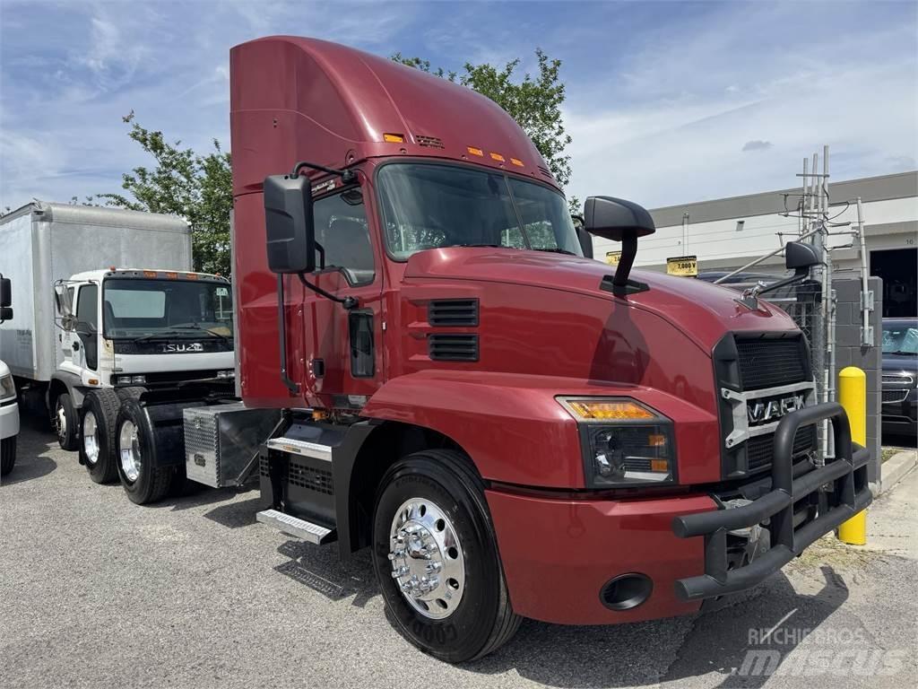 Mack AN64T Tahače