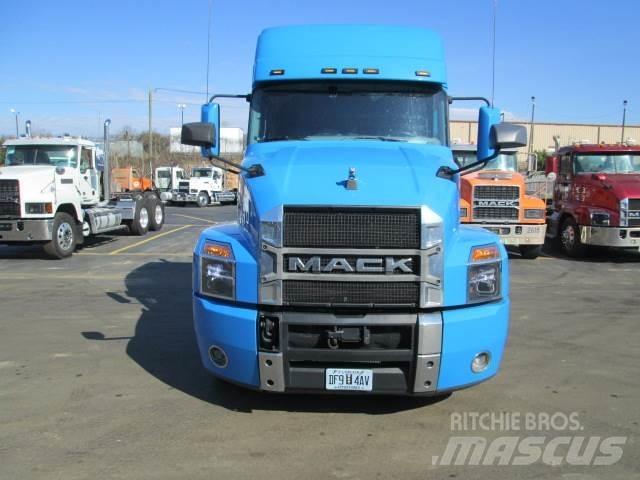 Mack AN64T Tahače