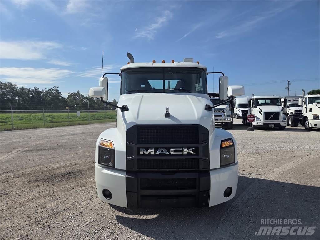 Mack AN64T Tahače