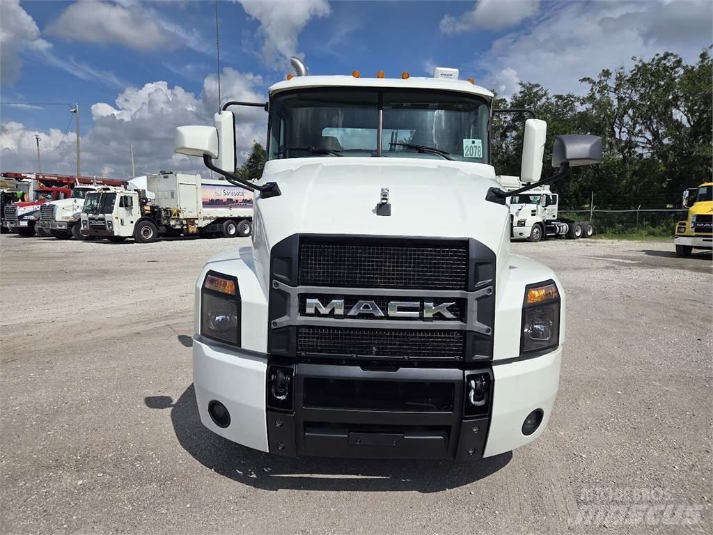 Mack AN64T Tahače