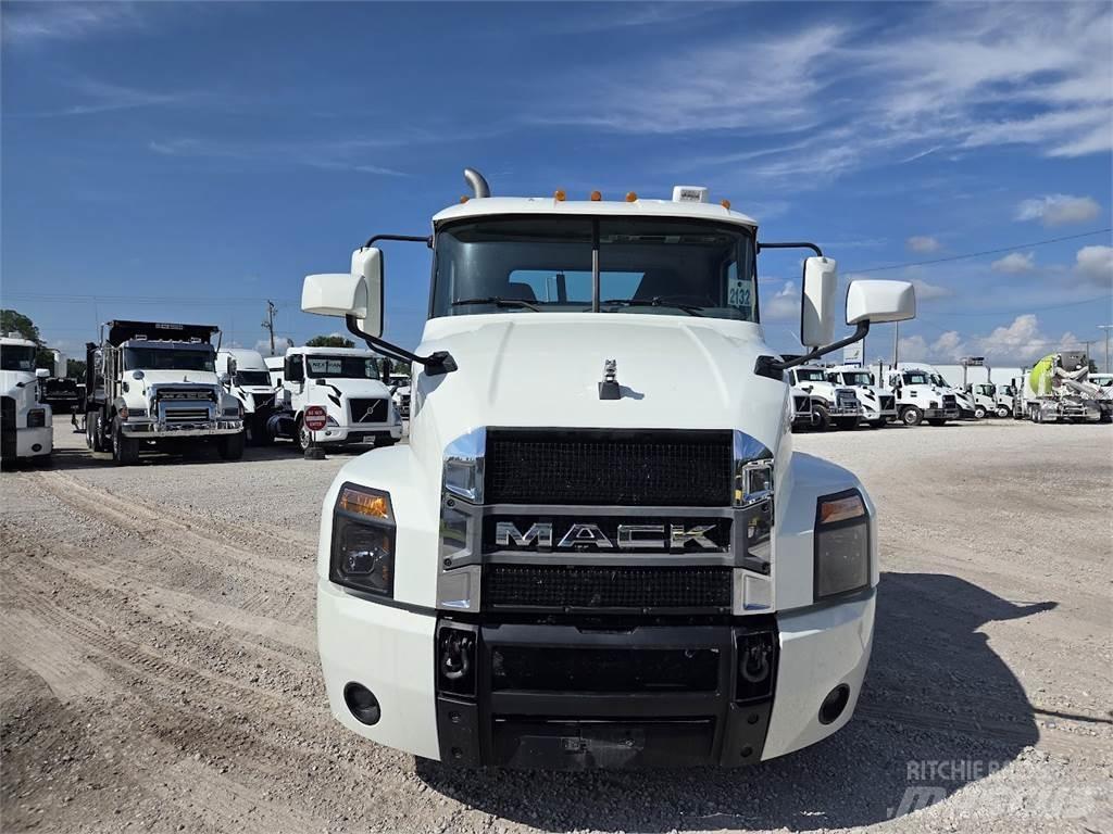 Mack AN64T Tahače